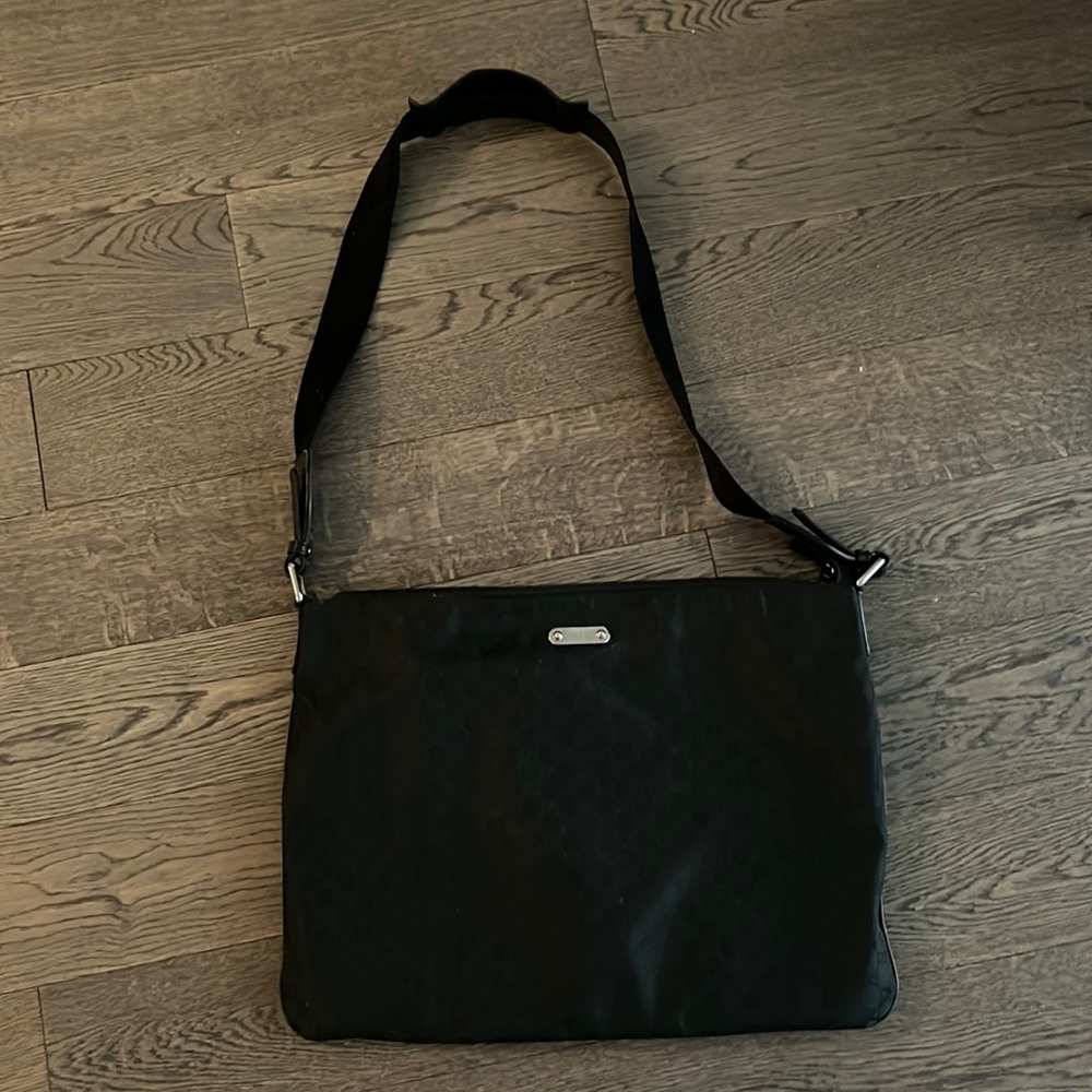 Gucci messenger bag